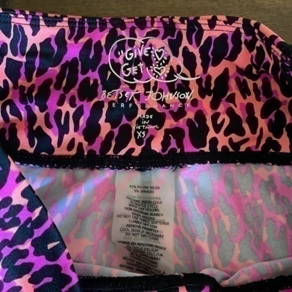 Betsey Johnson performance Crops xs - Picture 3 of 7